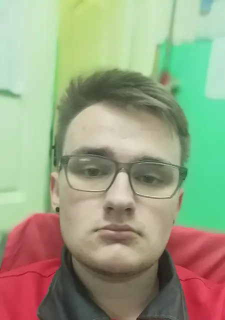 Я Славік, 23, знакомлюсь без обязательств в Вараше