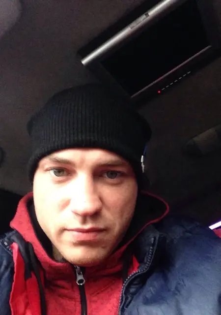 Иван из Краснограда, ищу на сайте знакомства на одну ночь