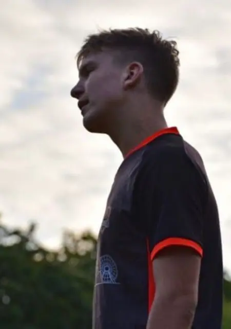 Я Максим, 20 років, знайомлюсь для постійних стосунків у Харкові