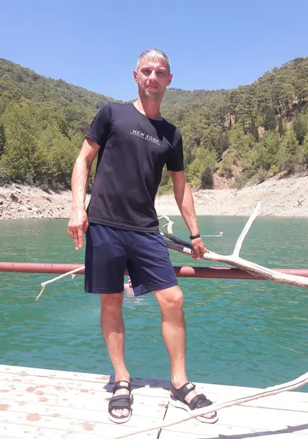 Александр из Николаева, ищу на сайте знакомства на одну ночь