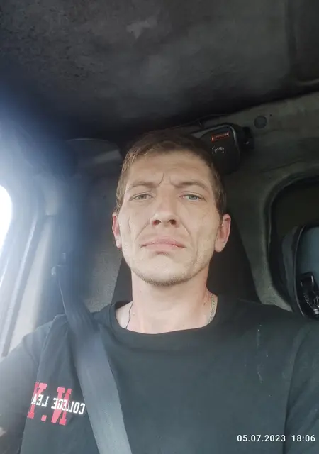 Я Дмитрий, 41, из Барановичей, ищу знакомства без обязательств