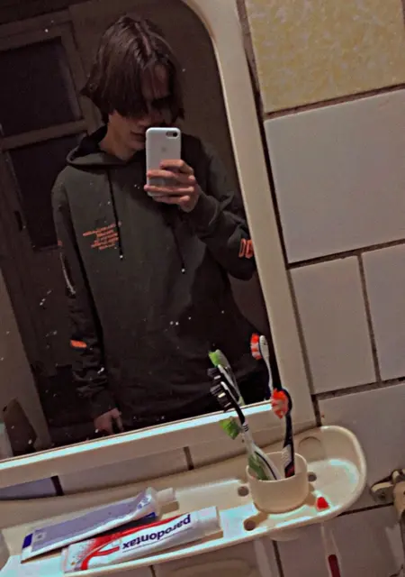 Андрей из Кропивницкого, мне 21, познакомлюсь на одну ночь