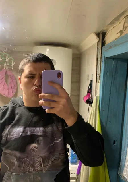 Димуся из Черновцов, ищу на сайте знакомства на одну ночь