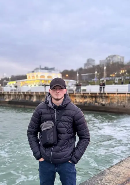 Я Роман, 20, знакомлюсь без обязательств в Запорожье