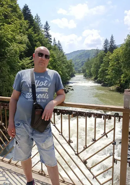 Дмитрий из Чернигова, ищу на сайте постоянные отношения