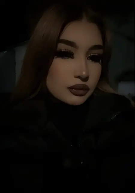 Я Vika, 18, из Минска, ищу знакомство для постоянных отношений