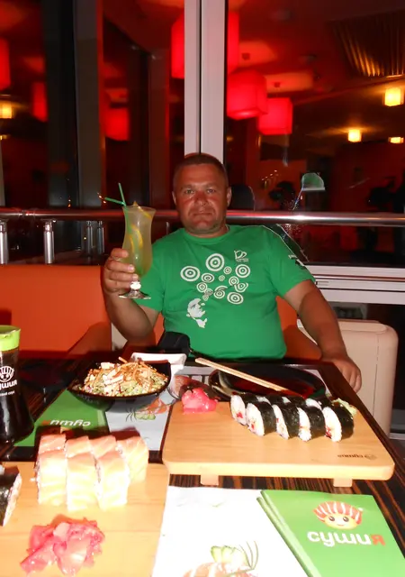 Oleg з Дніпра, мені 49 років, познайомлюсь без зобов'язань