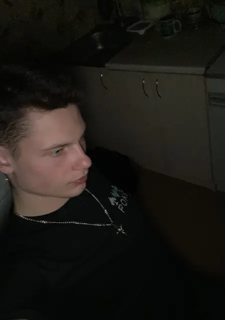 Дима из Чернигова, ищу на сайте знакомства на одну ночь