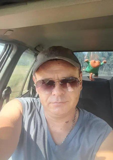 Сергей из Днепра, ищу на сайте знакомства без обязательств