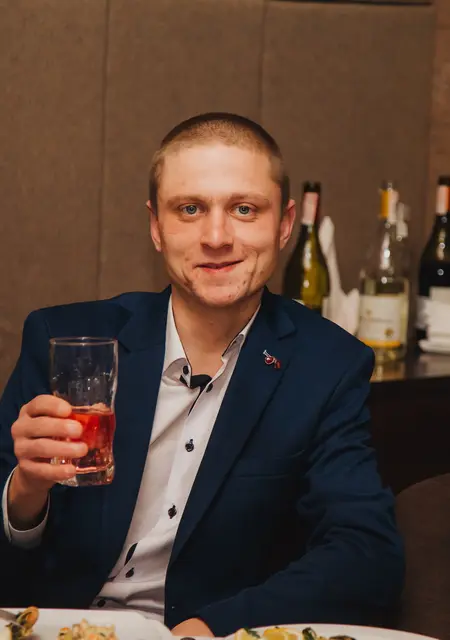 Влад из Миргорода, ищу на сайте знакомства без обязательств