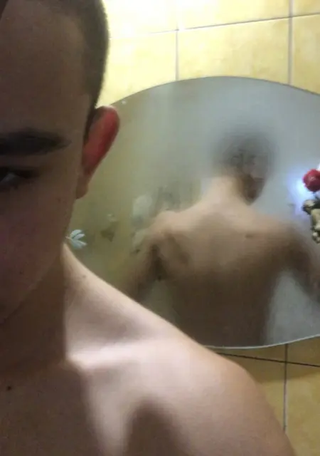 Андрей из Днепра, мне 21, познакомлюсь для открытые отношения