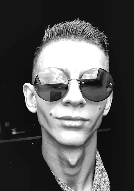 Илья из Киева, ищу на сайте знакомства на одну ночь