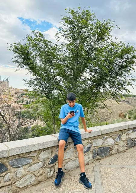 Я Carlos, 24, из Барселоны, ищу знакомство для приятного времяпровождения