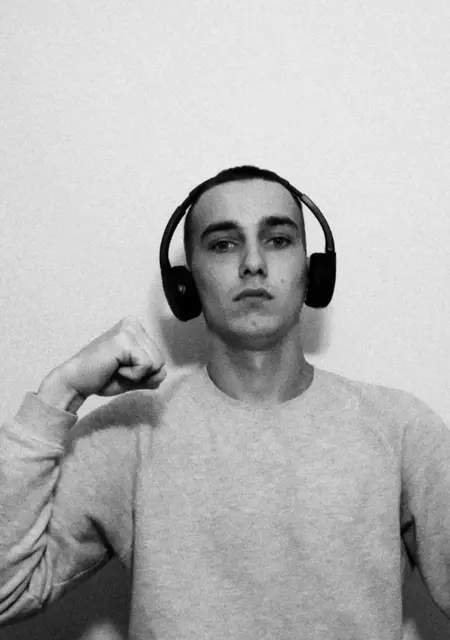 Я Denis, 20, из Франкфурта-на-майне, ищу знакомства без обязательств