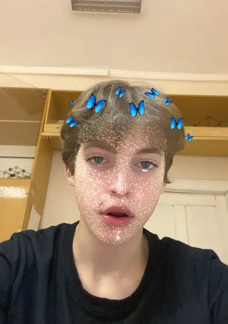 Я Артем, 19 років з Дніпра, шукаю знайомство для вірт