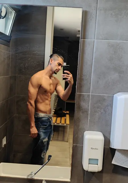 David из Эль-прат-де-льобрегата, ищу на сайте знакомства на одну ночь