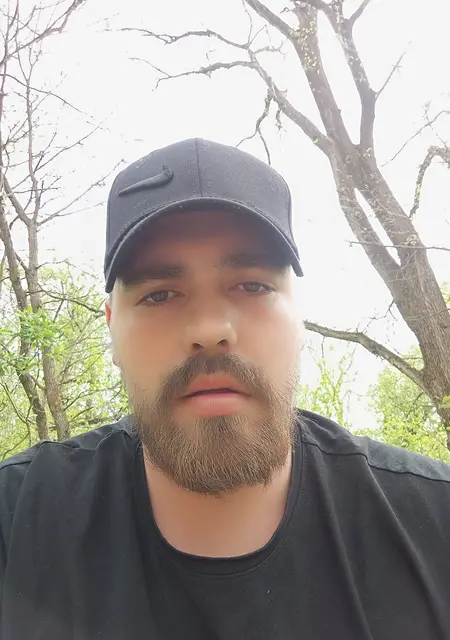 Иван из Амвросиевки, мне 31, познакомлюсь для приятного времяпровождения