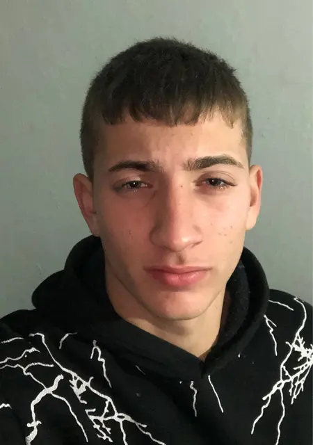 Я Aziz, 19, из Стамбула, ищу знакомство для вирта