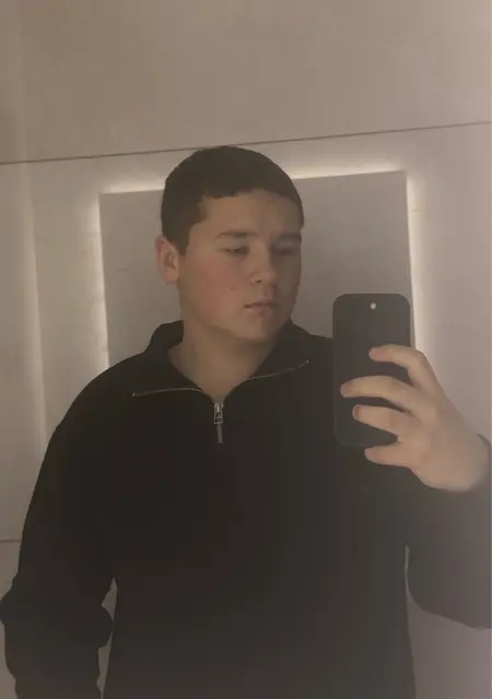 Демян з Києва, мені 18 років, познайомлюсь на одну ніч