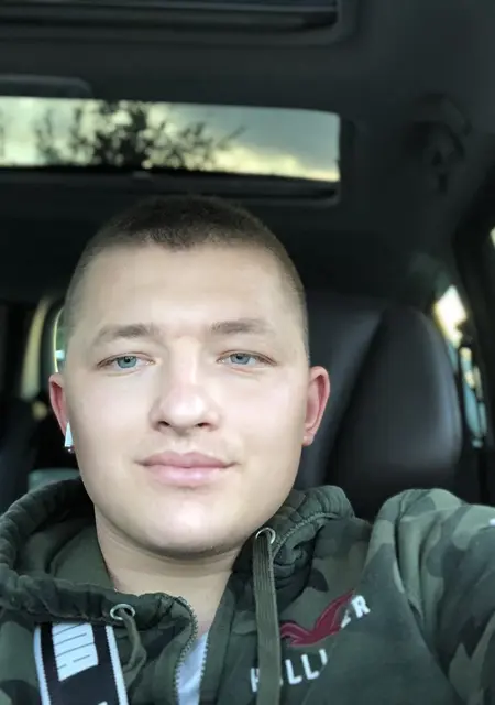 Макс из Ровно, мне 29, познакомлюсь для приятного времяпровождения