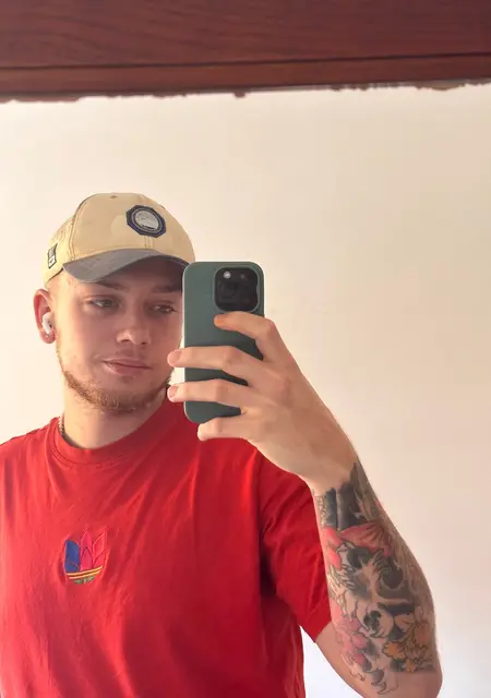 Tobias de Torrelavega, tengo 23 años, listo para conocer para hacer nuevos amigos