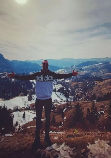 Alex из Бухареста, мне 32, познакомлюсь