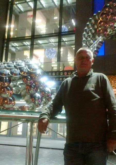 Влад из Николаева, ищу на сайте знакомства на одну ночь