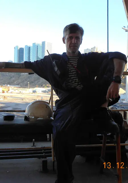 Я Александр, 49, знакомлюсь без обязательств в Мариуполе