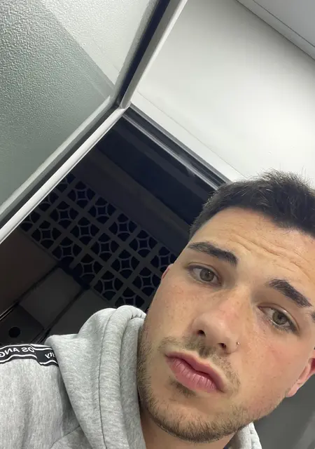 Miki из Виладеканс, ищу на сайте знакомства без обязательств