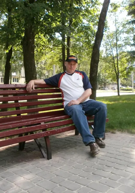 Александр из Харькова, ищу на сайте знакомства на одну ночь