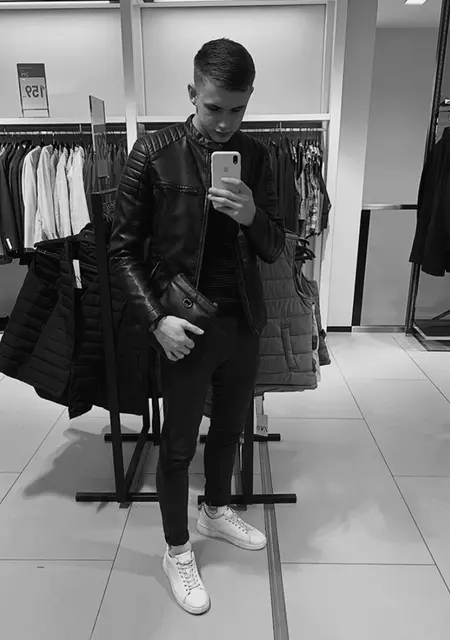 Владислав из Мариуполя, ищу на сайте знакомства без обязательств