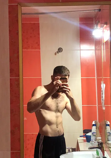 Антон из Черкасс, мне 26, познакомлюсь для приятного времяпровождения