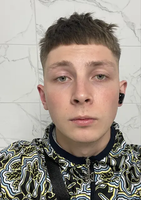 Я Бодя, 18, из Ровно, ищу знакомства на одну ночь