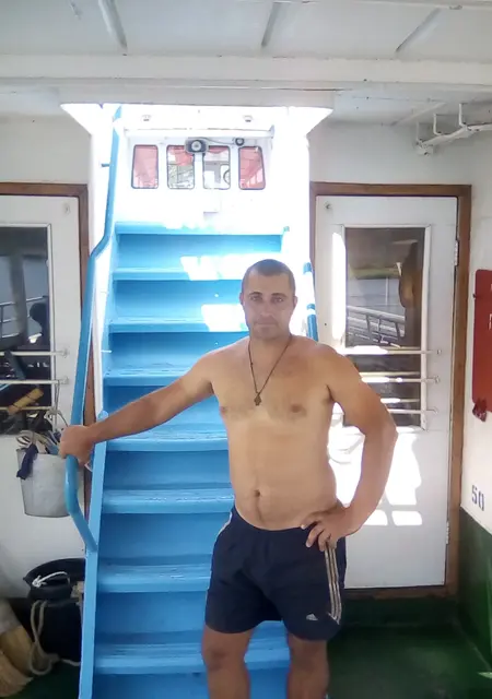 Саша из Херсона, мне 37, познакомлюсь для приятного времяпровождения