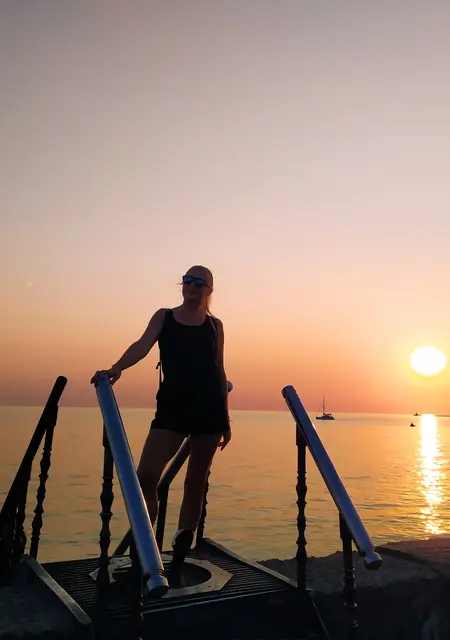 Аня из Харькова, мне 36, познакомлюсь для приятного времяпровождения