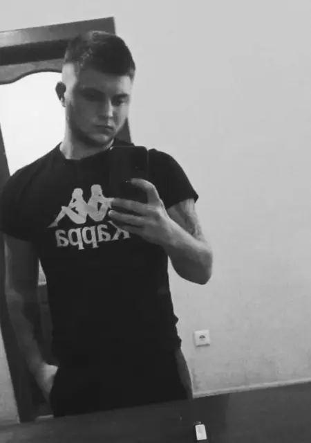 Макс з Одеси, мені 21 років, познайомлюсь для приємного проведення часу