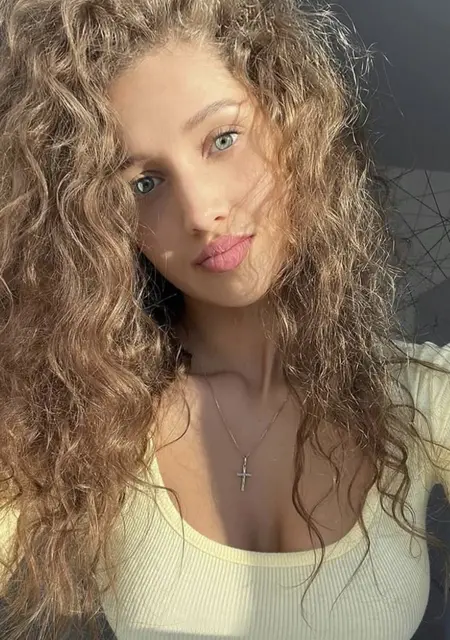 Я Юлия, 30, знакомлюсь для открытые отношения в Будапеште