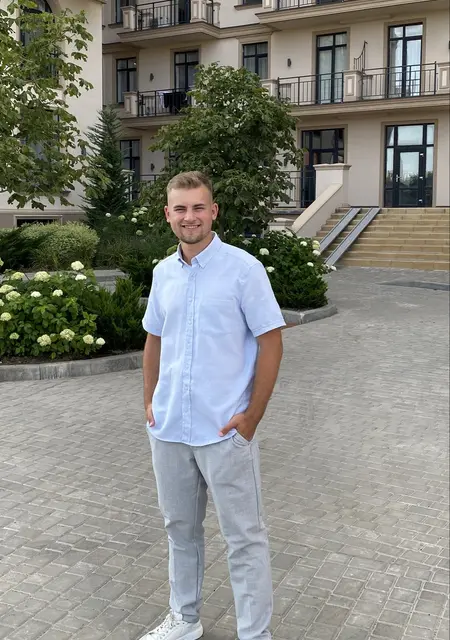 Олександр из Ровно, мне 24, познакомлюсь на одну ночь