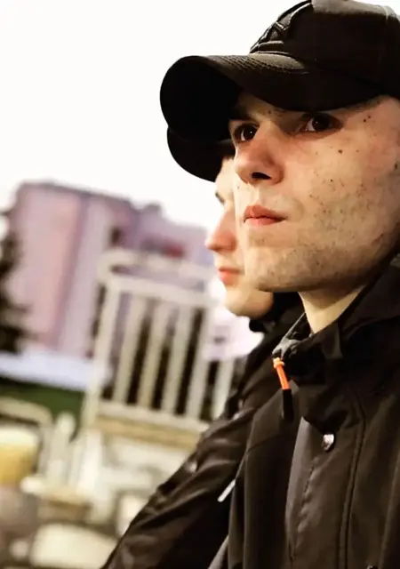 Я Артём, 28, из Борисова, ищу знакомства без обязательств