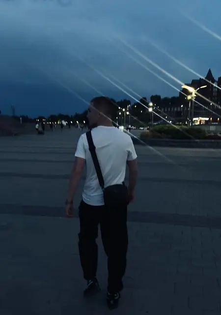 Я Ruslan, 18, знакомлюсь на одну ночь в Днепре