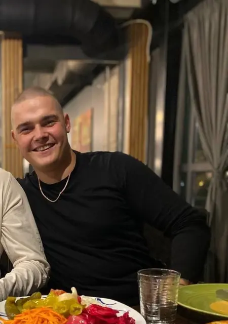 Я Макс, 22, из Золочева, ищу знакомство для общения
