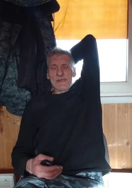 Вадим из Снежного, ищу на сайте знакомства на одну ночь