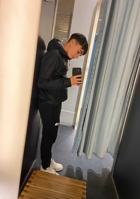 Marti из Барселоны, ищу на сайте знакомства на одну ночь