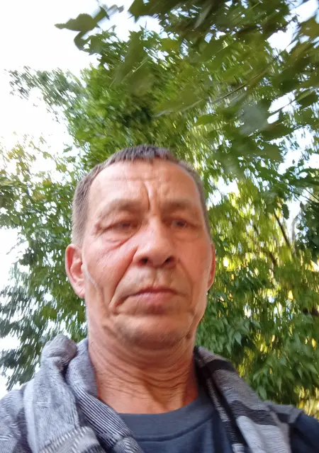 Alexander из Луганска, мне 54, познакомлюсь на одну ночь