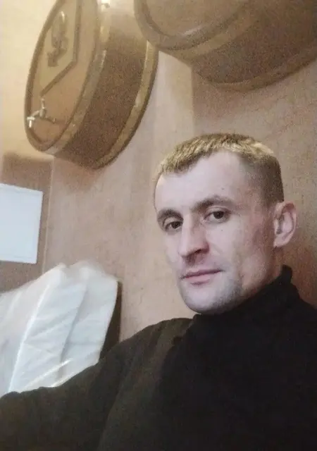 Dima из Горловки, ищу на сайте постоянные отношения