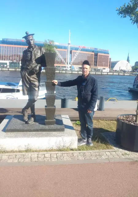 Я Анатолий, 45, из Днепра, ищу знакомства на одну ночь