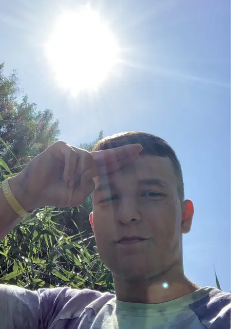 I'm Ivan, 19, looking to meet for open relationship in Leicester