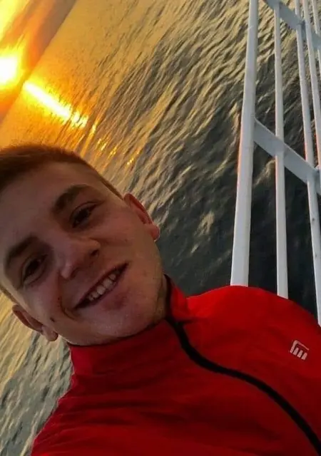 Andrii из Ровно, мне 27, познакомлюсь на одну ночь