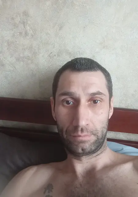 Я Константин, 40, из Павлограда, ищу знакомства на одну ночь