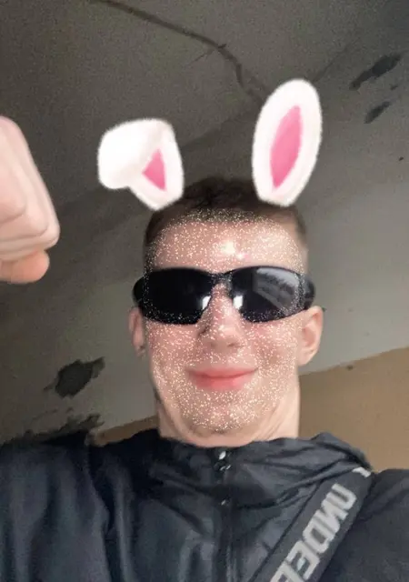 Я Сашка, 20 років з Дніпра, шукаю знайомство для спілкування